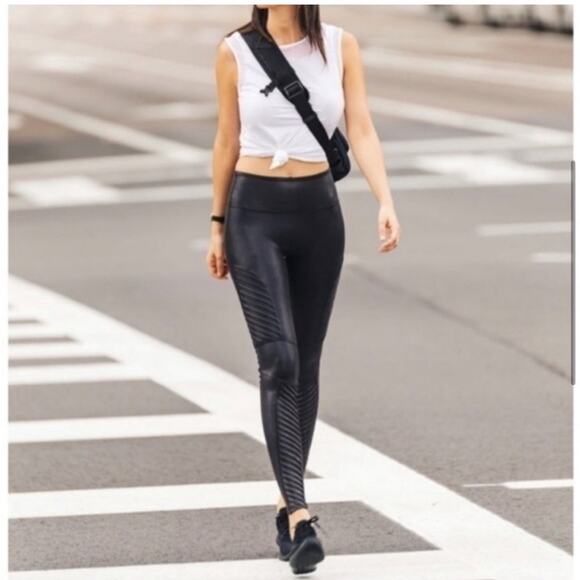 Spanx Moto Faux Leather Leggings Black Size Large - Picture 11 of 11